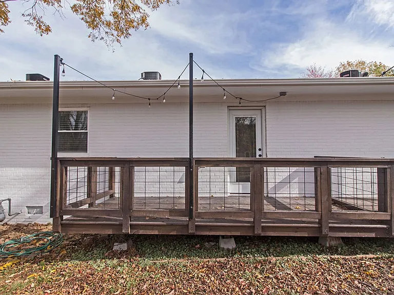 400 W Poplar St #E — Photo 22