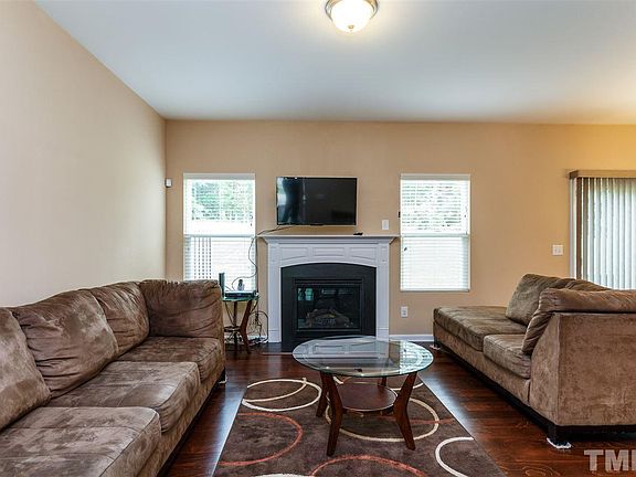 3rd image of 113 Golden Meadow Ct
