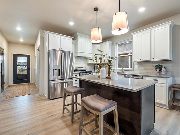 2nd image of 3722 Callalilly Ln