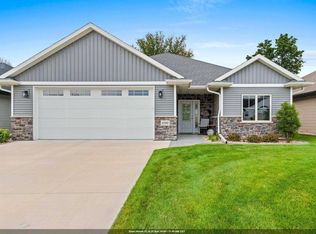 2592 Farmington Way #17, Green Bay, WI 54313