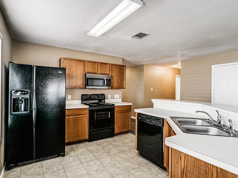 9608 Woodrow Wilson Dr — Photo 7