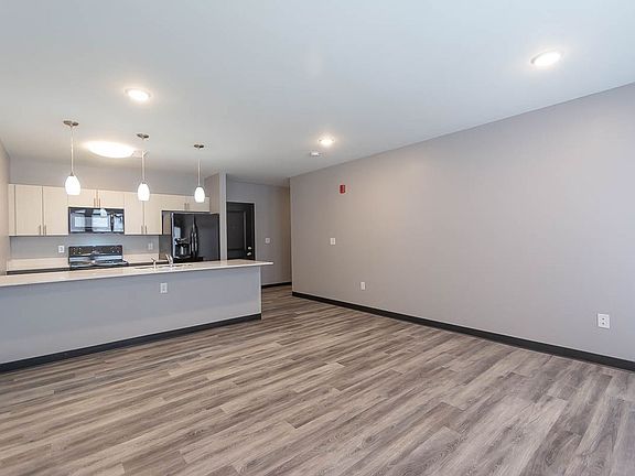 3rd image of 250 S Washington St #404