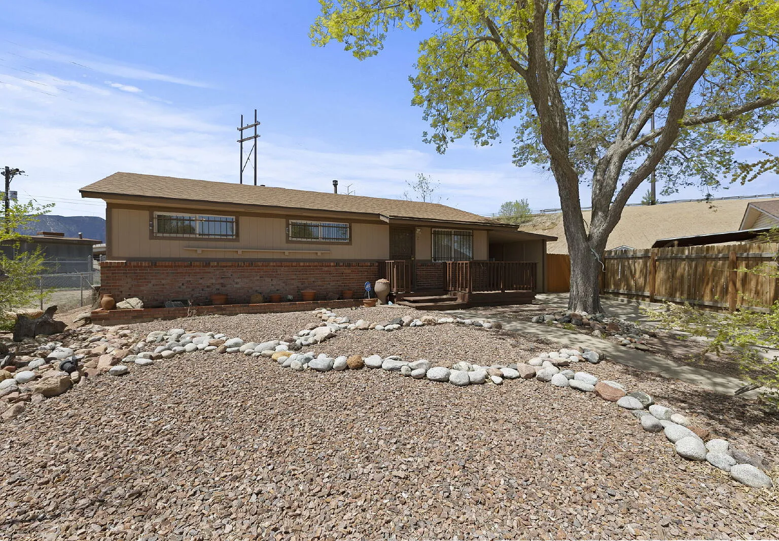 3 bed, 1.5 bath, 1053 sqft, $2,200 — Photo 1