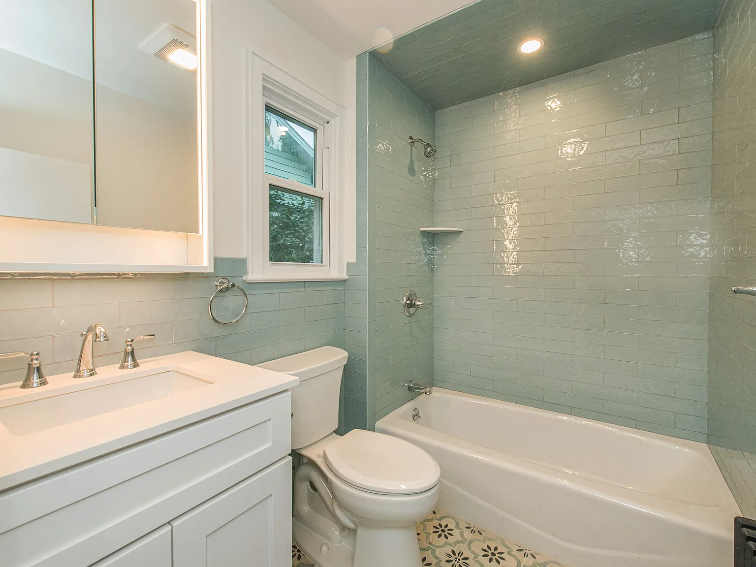 2 bed, $2,200 — Photo 2