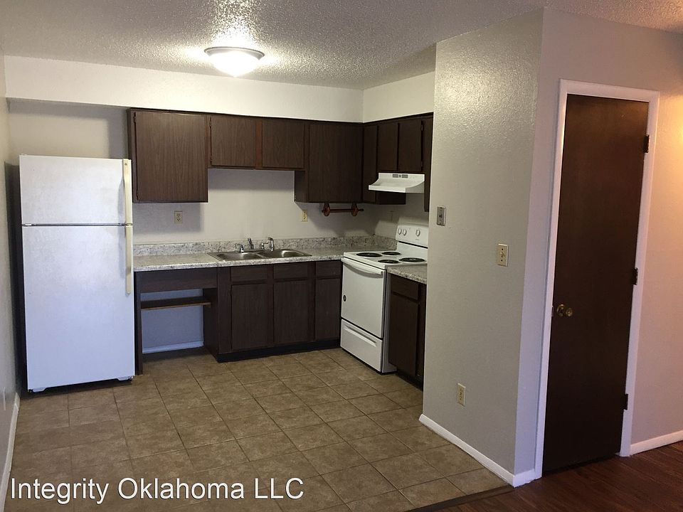 1st image of 3909 N Rockwell Ave #227