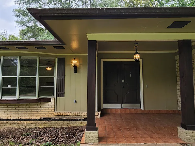 2601 Greenwood St — Photo 5
