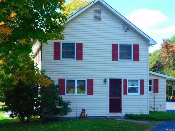 13 Elmers Ln, Walden, NY 12586