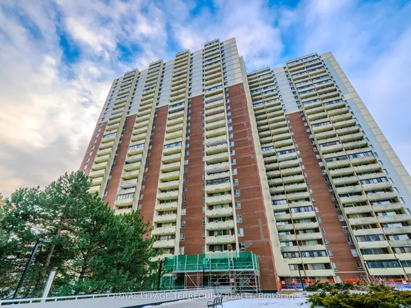 1 Massey Sq #1703, Toronto, ON M4C 5L4