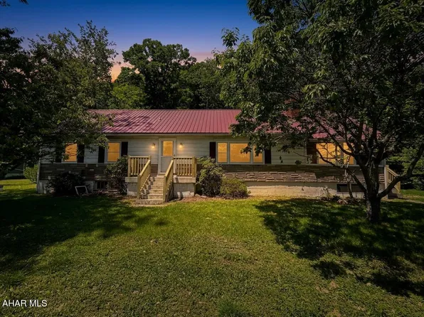 890 Puzzletown Rd, Duncansville, PA 16635