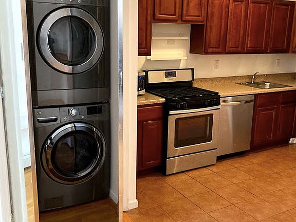 5th image of 1317 Jefferson Ave APT 3