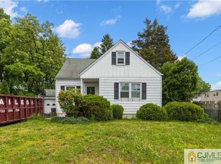 16 Rolling Rd, Middlesex, NJ 08846