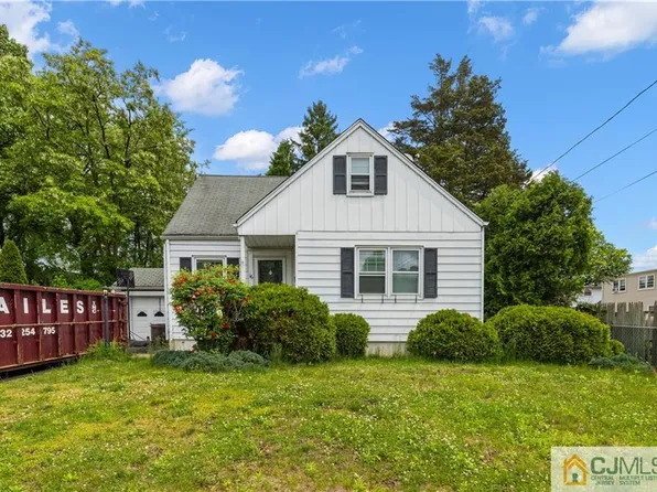 16 Rolling Rd, Middlesex, NJ 08846