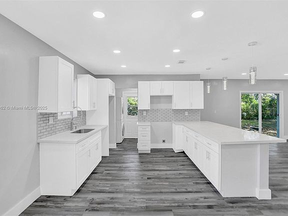 4th image of 18121 NW 9th Ct