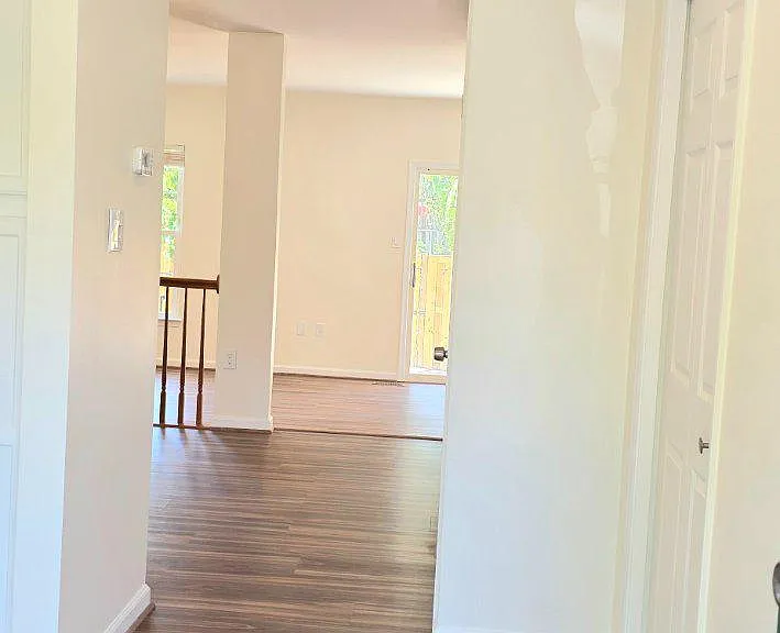 6008 Raina Dr — Photo 3
