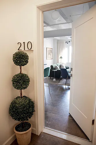 305 6th St Photo 1
