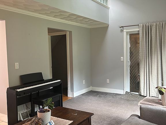 3rd image of 9 Cornwall Ln