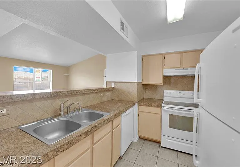 8101 W Flamingo Rd #2030 — Photo 25