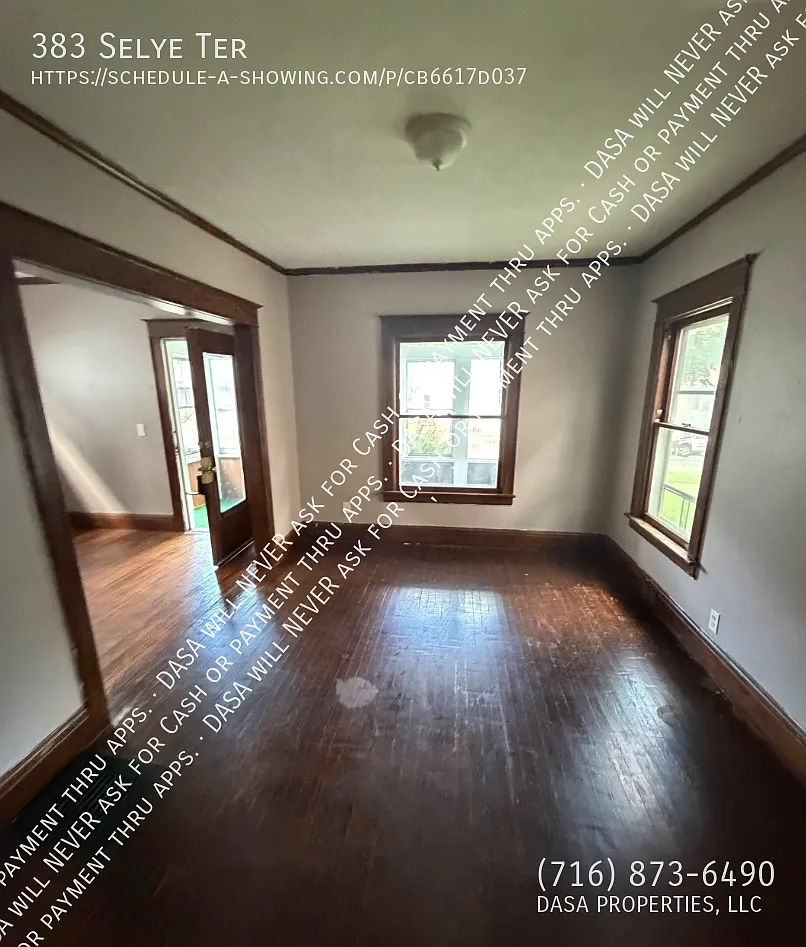 383 Selye - 3 Bed / 1 Bath — Photo 3