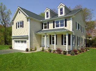 24 Walnut Ridge Ln, Stamford, CT 06904