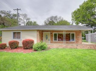 903 N Linview Ave, Urbana, IL 61801