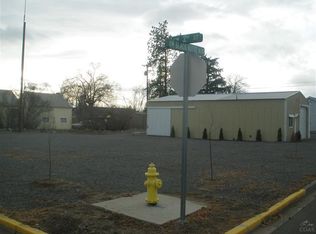 209 SW 3rd St, Redmond, OR 97756