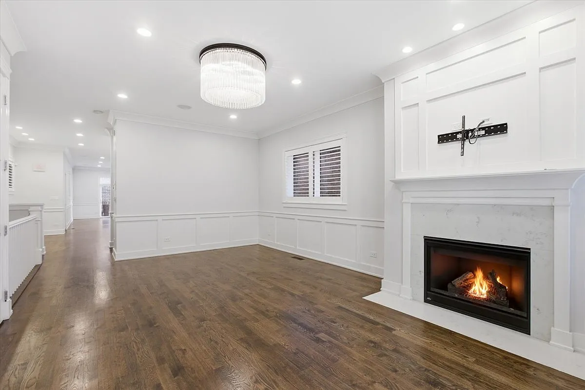 Building Photo - 850 W Lill Ave #1