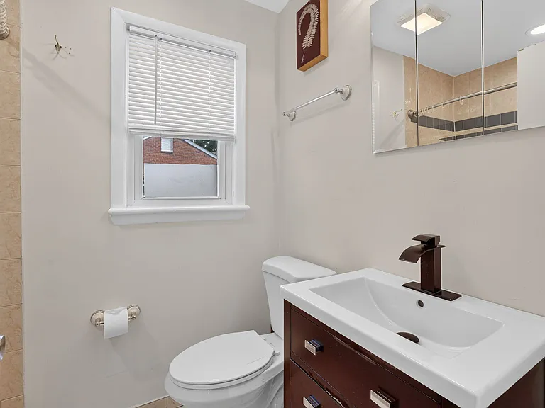 3919 N Chesterbrook Rd — Photo 7