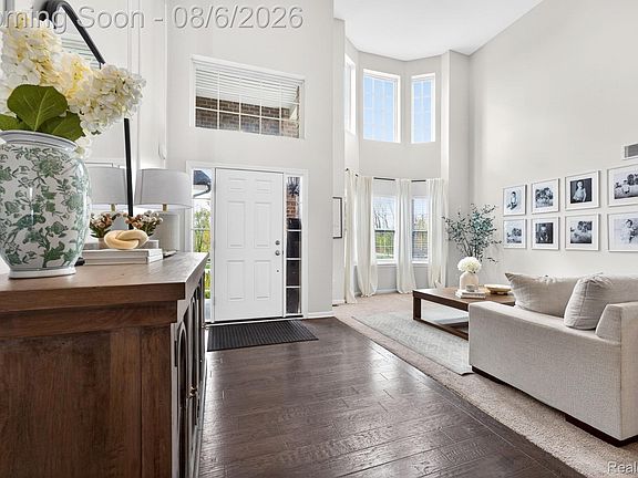 5th image of 55920 Sunningdale Dr