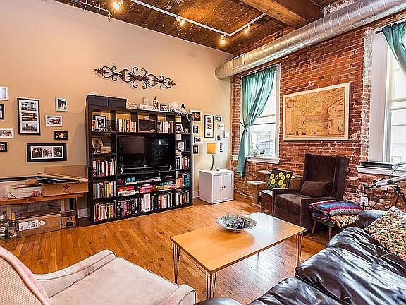 4th image of 21 E Columbia Ave #207