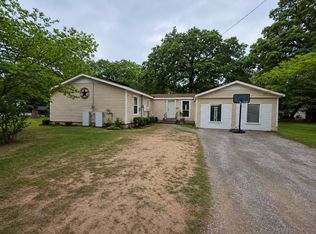 500 Pine Oak Dr, Athens, TX 75751