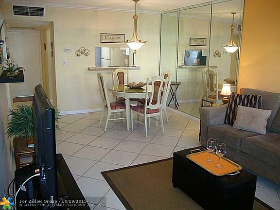 4th image of 4331 NW 16th St #105D