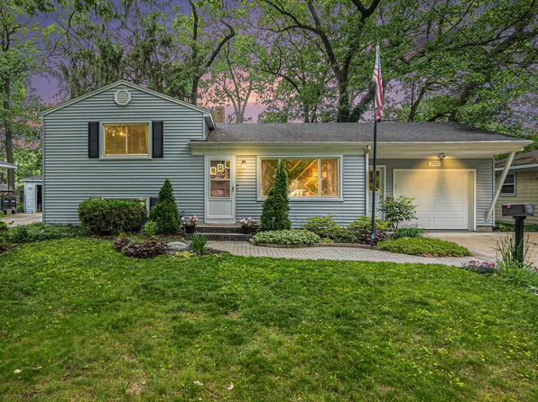 3923 Perry Ave SW, Wyoming, MI 49519