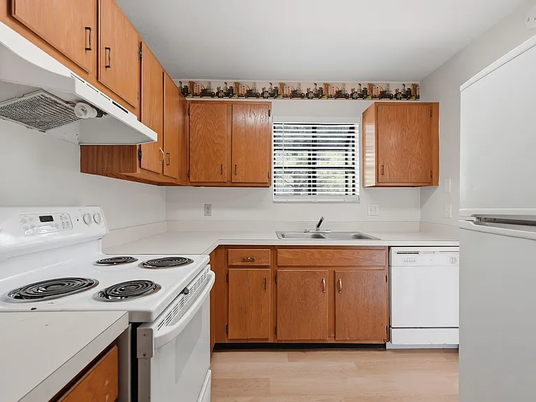 2300 SW 43rd St #C3 — Photo 8