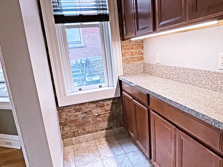 2326 Ashland Ave #1 — Photo 10