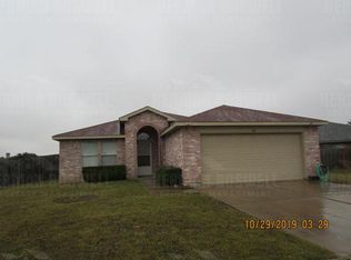801 Newington Ln, Arlington, TX 76018