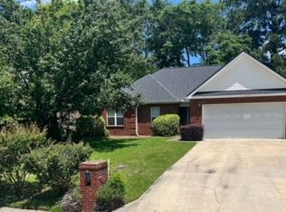 321 Links View Dr, Bonaire, GA 31005