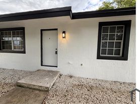 617 NW 3rd Ave, Hallandale, FL