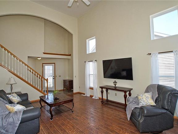 4th image of 4399 Lochs Ln