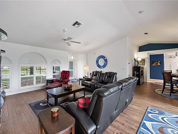 3rd image of 735 Arundel Cir