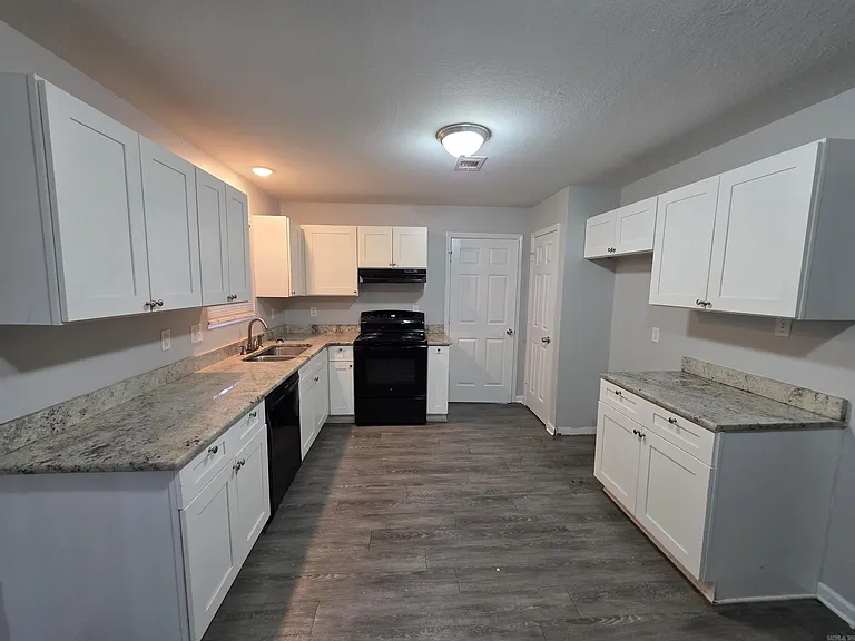3 Regency Cir — Photo 5