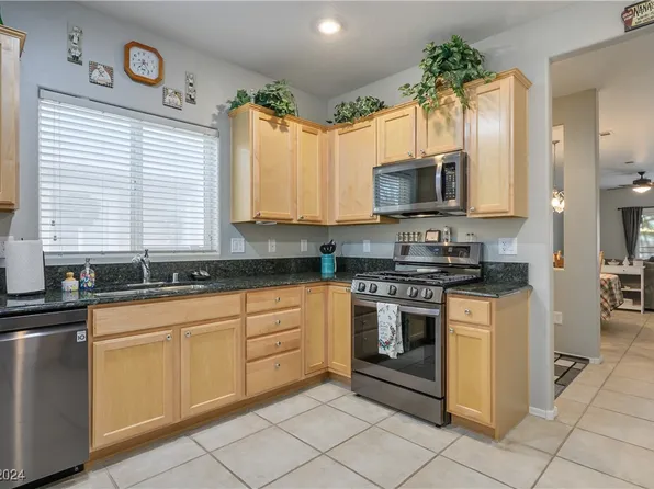 2429 Great Auk Ave, North Las Vegas, NV 89084