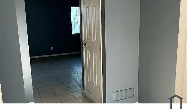 2436 Houston St #2 — Photo 9
