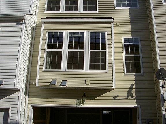 5th image of 13207 Village Square Dr