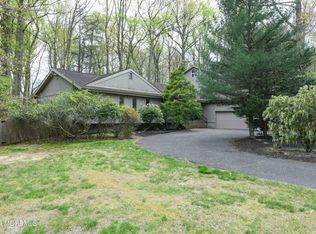 88 White Oak Ridge Rd, Lincroft, NJ 07738