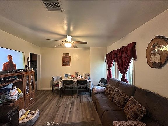 4th image of 10673 Saticoy St