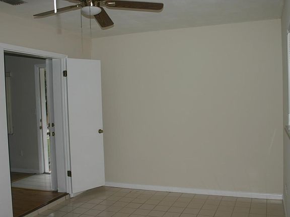 3rd image of 22 W Winter Park St