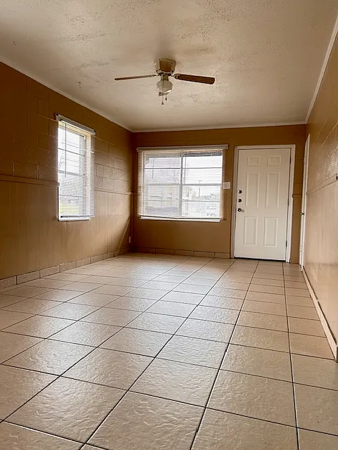 307 W. Main (#1-4) - 1 — Photo 3