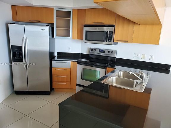 4th image of 1750 N Bayshore Dr APT 4101