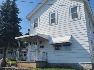 21 Maple St, Jermyn, PA 18433
