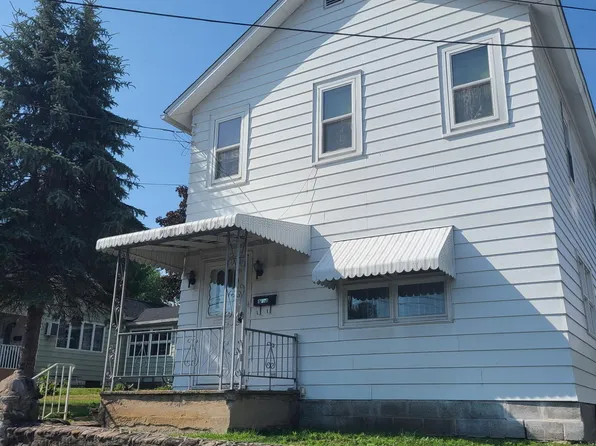 21 Maple St, Jermyn, PA 18433